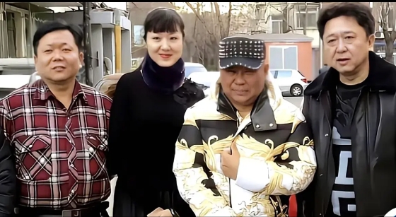 这是为啥？
郭德纲评书门恩师金文声之子金犇说，自从我父亲金文声去世之后，我就再没