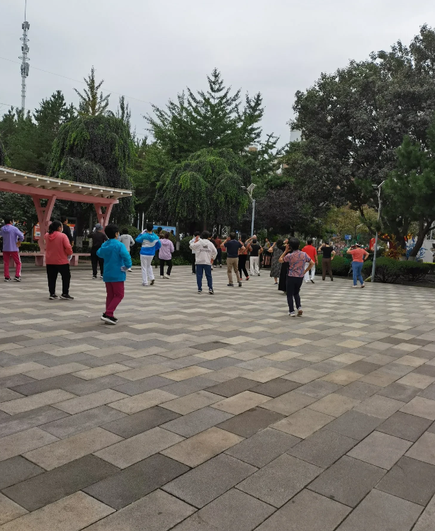 延迟退休细则是不是这样理解：
延迟退休弹性空间挺大，首次延迟最长年限为三至五年，