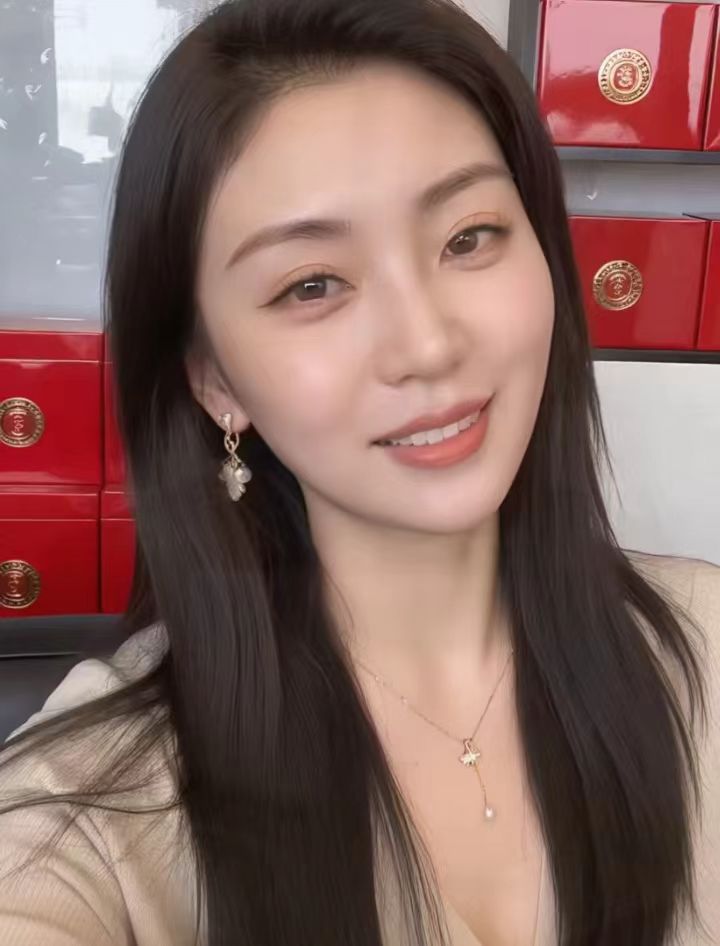 24岁的我爱上了30岁的大姐，这该怎么办