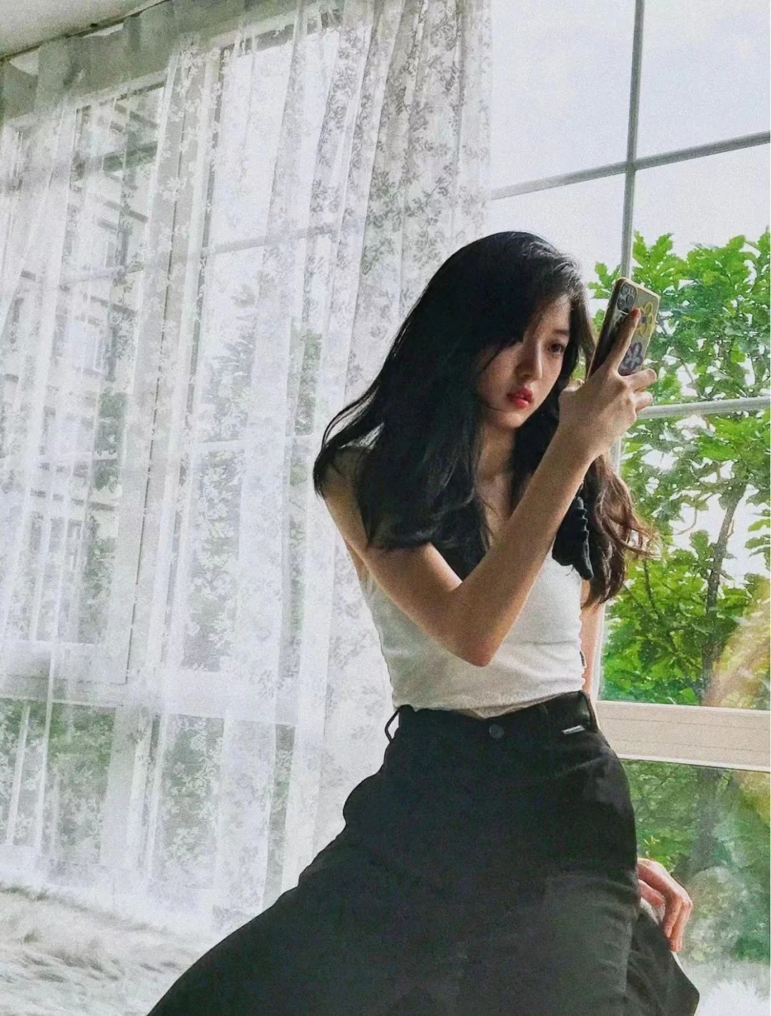 “小全智贤”孙千太迷人，松弛感穿搭好让人