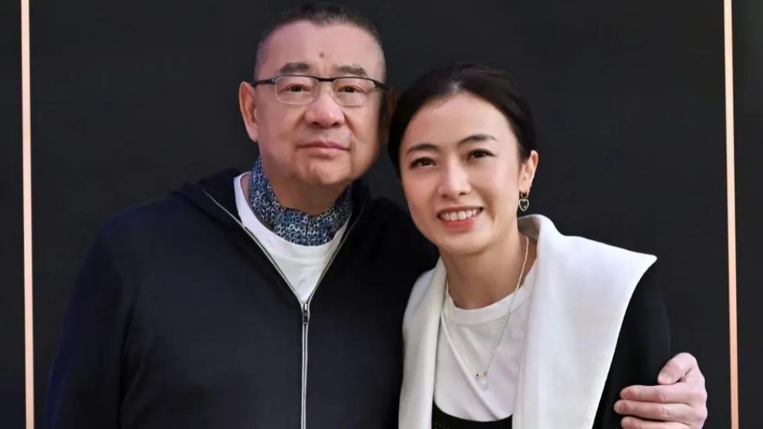 刘銮雄尊重甘比，喝郑志亮喜酒带上岳母，而且只让甘比母子四人跟