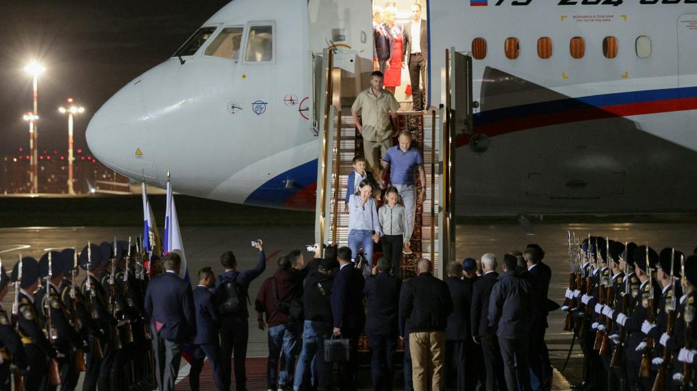 刚换完囚犯美国就翻脸
8月5日消息，美国俄罗斯等国进行了冷战结束之后规模最大的换