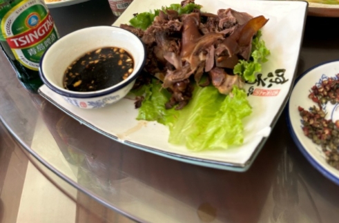 狗肉没有批准检疫程序，说明没有肉狗一说，市场上不允许作为农副产品流通，跟畜牧产品