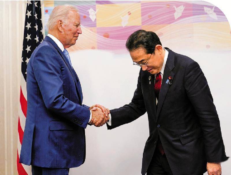 岸田文雄言不由衷，搭在美国战车上饱受煎熬。近期，岸田文雄访美，拜登承诺会用包括核