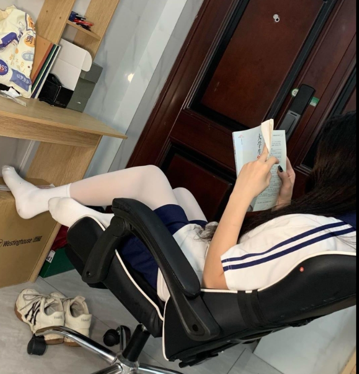 天好热啊，都静不下心学习