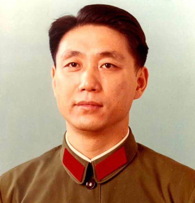 王洪文被捕的一年之前，就预感到自己会坐牢了