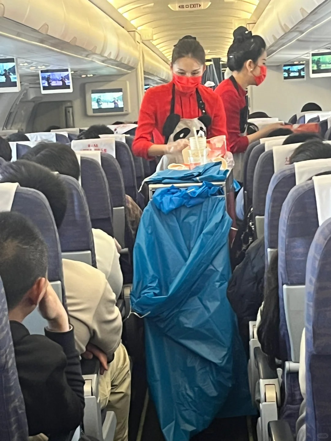 我愿称川渝是国内的精神欧洲
具体体现在出其不意神戳戳的状态，说话语调轻快嗓门儿大