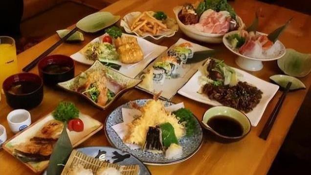 精致“一人食”日料，终于割不动韭菜了，日式快餐为何走向衰败？