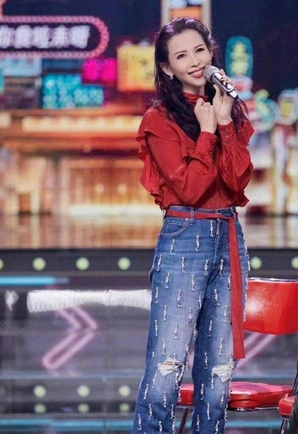 蔡少芬是做了医美吗？怎么突然间变得如此漂亮！

演员蔡少芬的美貌再次成为了社交媒