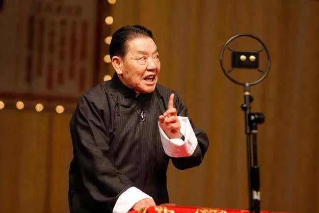 2003年，单田芳花1200元在沈阳看刘德华的演唱会，他说：“刘德华一上台，现场
