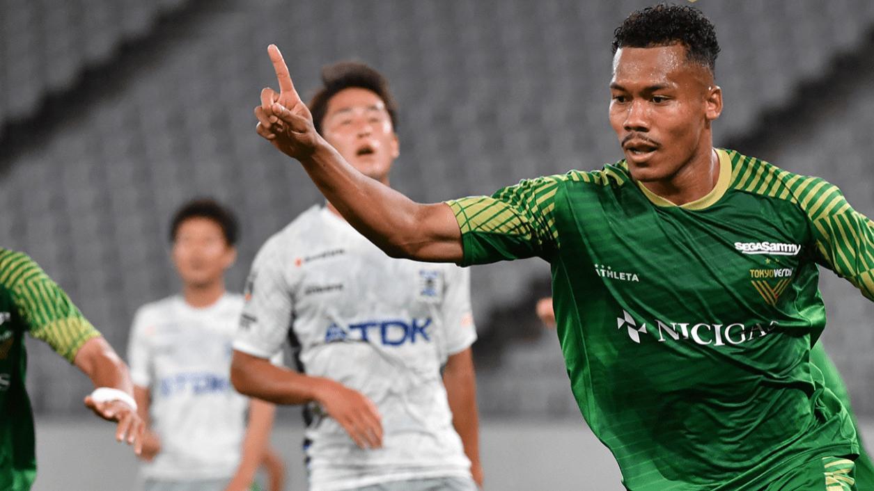 日职联：东京绿茵VS广岛三箭