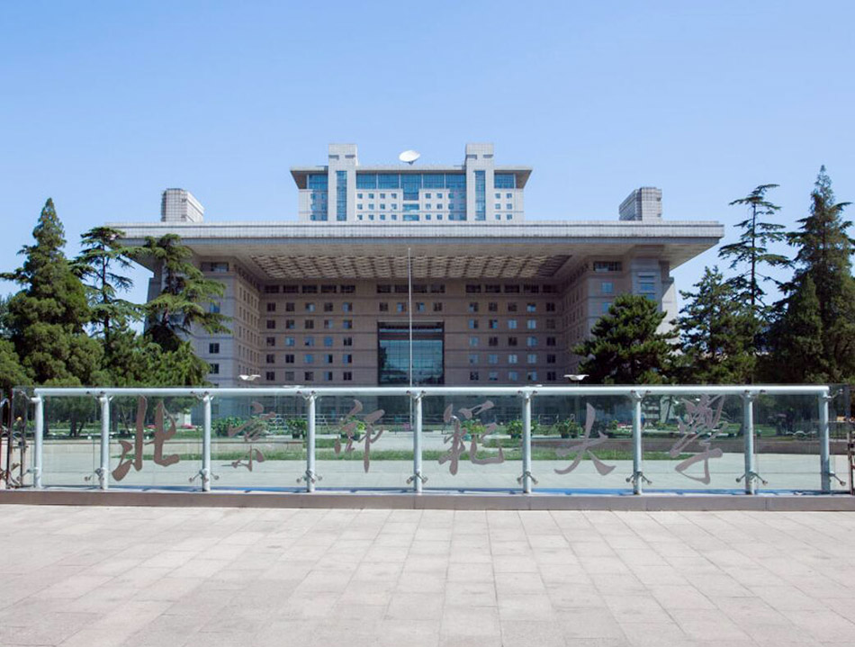 现在有不少知名大学都在扩大招生规模，只是有些高校是通过“隐性”的方式进行的。比如
