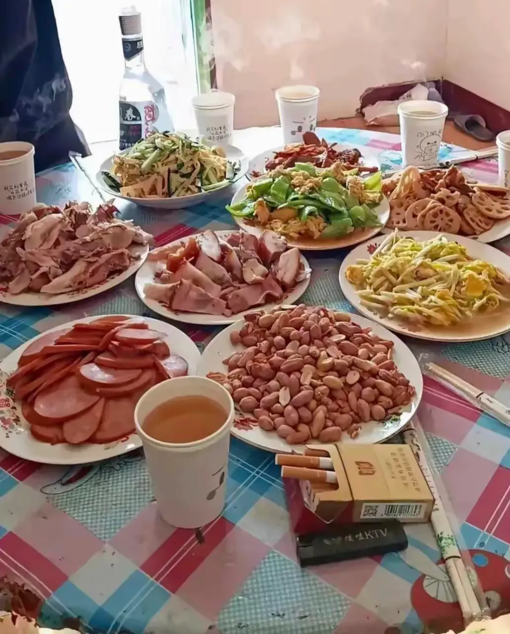 这一桌应该迎接什么老板合适？