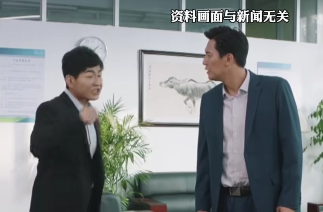 高管诉下属诽谤案引发隐私权争议，网友质疑其过度敏感。
小林是一家公司高管，和小刘