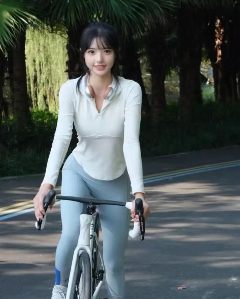 后妈居然比我还小两岁我要怎么做哈哈哈哈哈