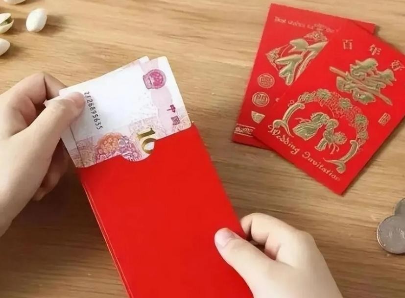 ·压岁钱给到几岁合适？建议别过了这个年纪，不然适得其反还尴尬。
几岁还能收压岁