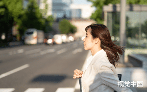 提前回家，意外发现老公和继妹竟然在我房间……