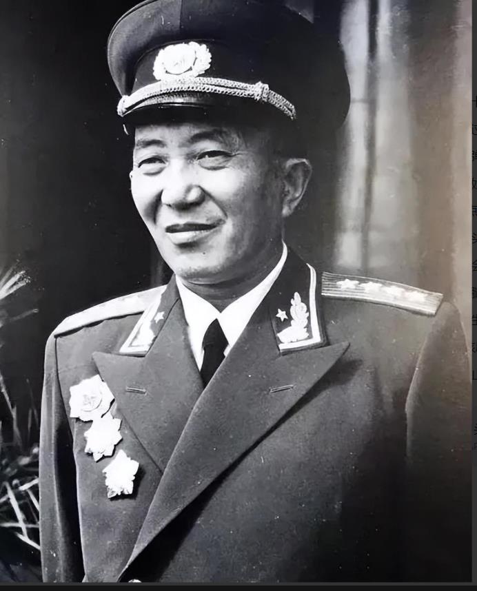 1933年，中央苏区发生了一起投毒案，两个红军干部吃了“留给首长”的奎宁，竟然直