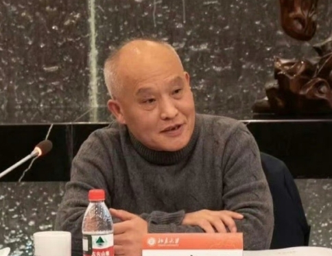 一波未平，一波又起，流氓可怕，有身份有地位的流氓更可怕，受害者、弱势群体维权之路