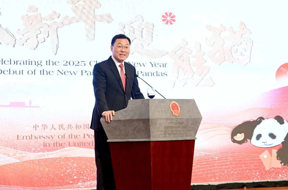 中国驻美大使谢锋1月30日发文说：“昨晚华盛顿特区发生的飞机（相撞坠毁）悲剧让我