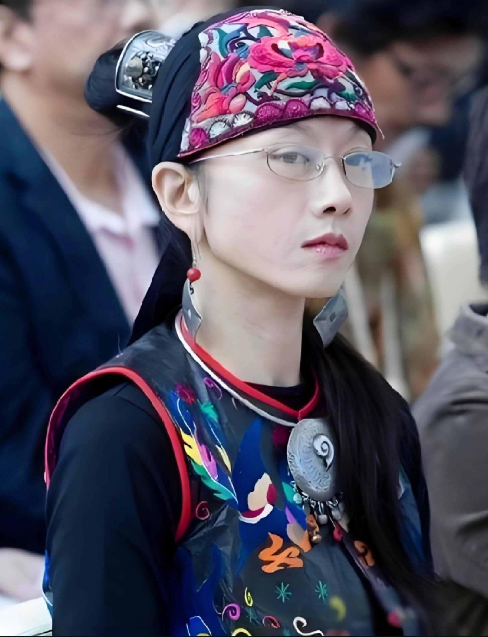 别管别人怎么看，活出自己的精彩人生！