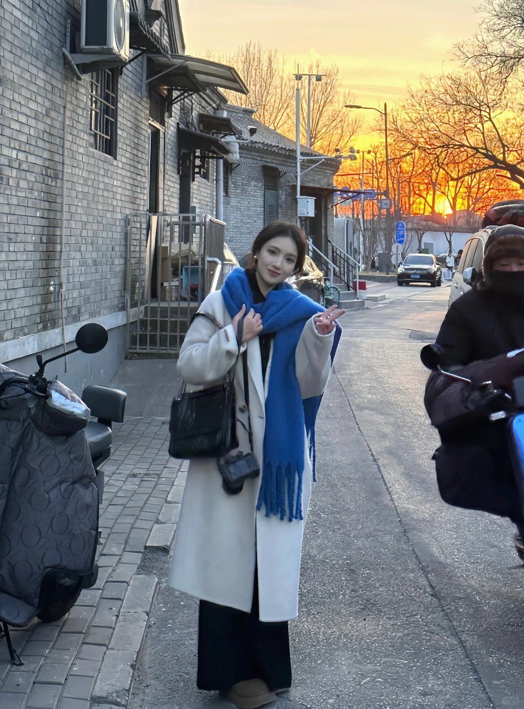 北京胡同一定要逛的！！
北京的天总是蓝蓝的
去玩了三天
每一天的落日都好美
和听