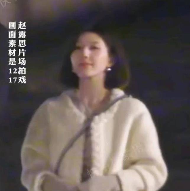刘大锤曝赵露思事件真相。
没想到荧幕上活泼的赵露思得了严重的抑郁症。
这种病按理