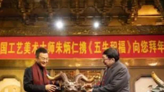 铜价飙升时，朱炳仁的选择：打造免费“铜屋”？