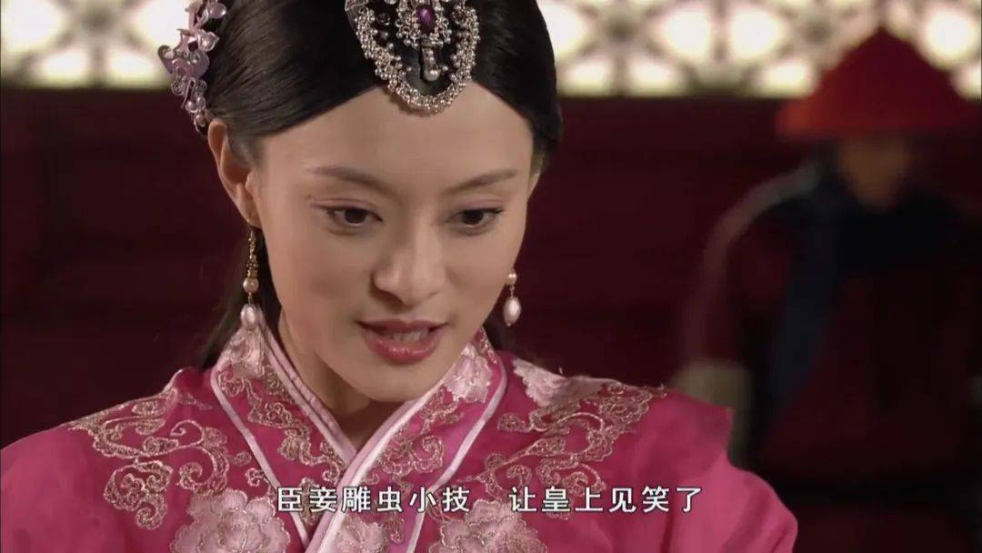 “原来嬛嬛的惊鸿舞是温太医教的啊！”
当“温太医”的扮演者张晓龙晒出跳惊鸿舞的视