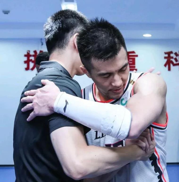 不管你信不信！未来CBA联赛不可能出现的十大转会(执教)如下。

1.张镇麟不可