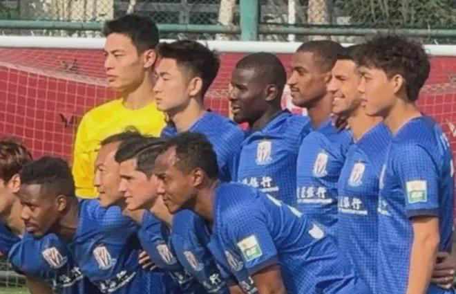  
 
 
 
今日足球赛事看点密集，申花与国青双线出击点燃球迷热情。
 
 