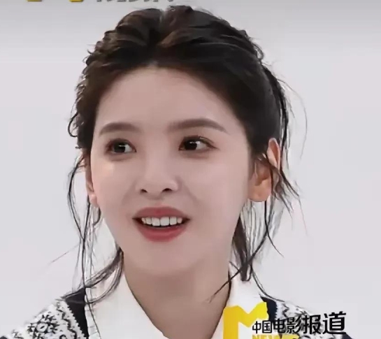 为啥大家都说章若楠没演技，
我觉得挺好看的啊。
《难哄》是我看章若楠的第一部剧。