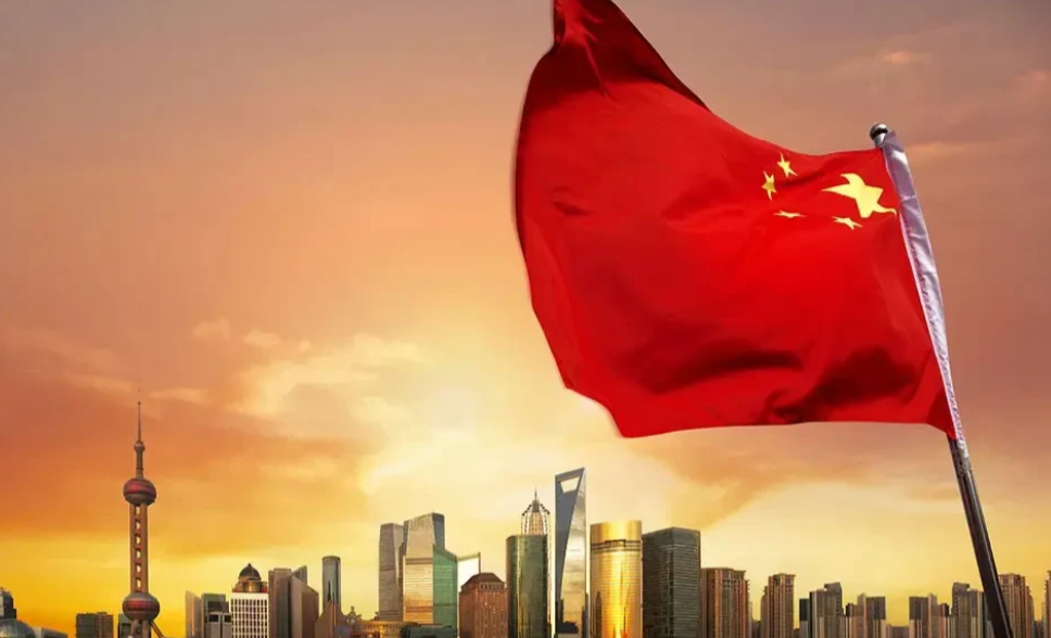 中国根本不需要与美国打一仗，来展示国家实力。因为中国每年保持着一万亿元的贸易顺差