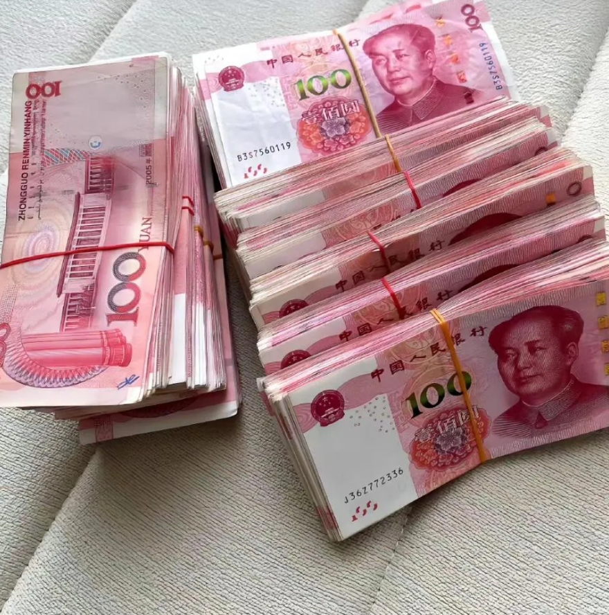 我大姨今年68岁，手里攥着20万的养老钱。前几天，她心急火燎地找到我，非要把这笔