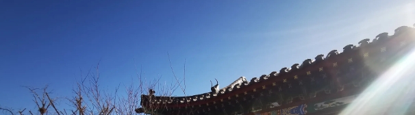 表哥给我打电话，说女儿男朋友第一次上门，就带了一箱白酒两块茶饼，少就不说了，关键