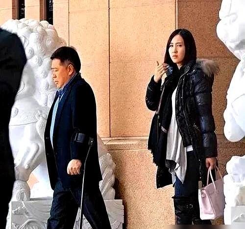 黎姿这段婚姻真是让人挑不出毛病！

结婚十五年，连个绯闻都没有！

丈夫虽然不高
