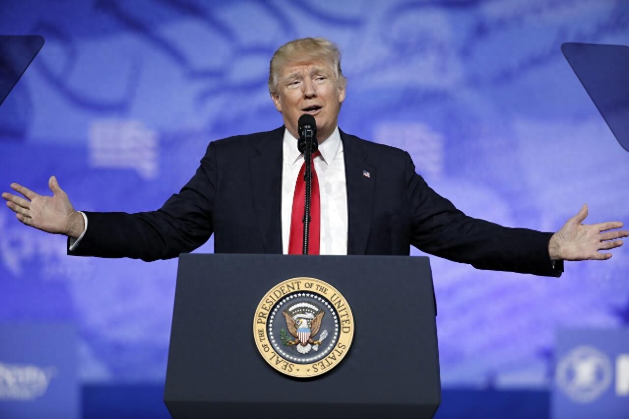 特朗普重返白宫，移民铁腕惹争议，经济硬招待检验