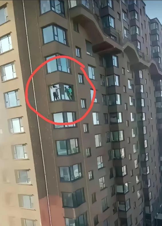 咱也就说了，这玻璃非擦不可吗？