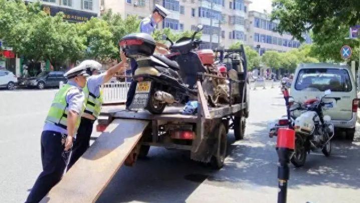 电动车时速超50km/h，还能上电动自行车牌照？交警明确：原因有2个