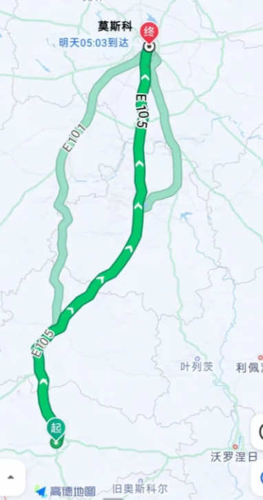 乌军现在也就到了俄罗斯边境而已，离莫斯科还有500多公里，根本不着急。
从战术层