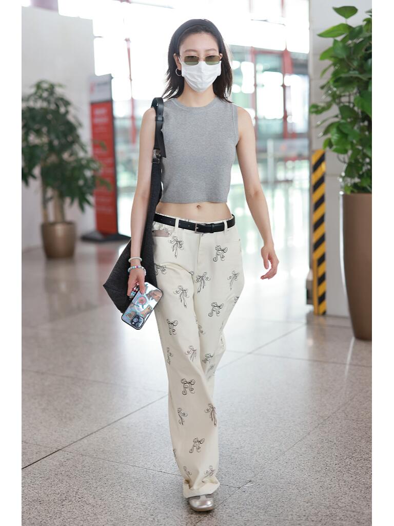 宋妍霏时髦个性凉爽