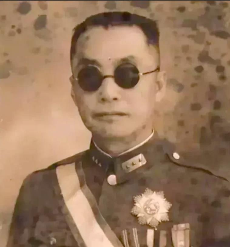 1949年12月27日，成都解放。解放军搜寻一个多月，却不见国民党四川省主席王陵