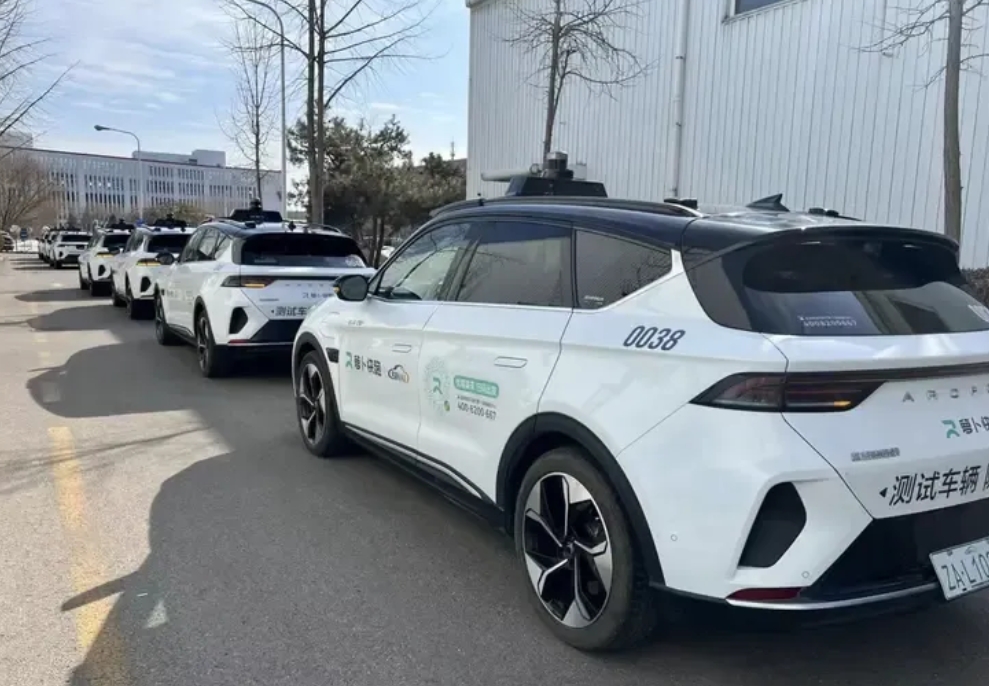 萝卜快跑的优点与缺点，短期内无法取代普通出租车

优点：
1.价格便宜，远低于出