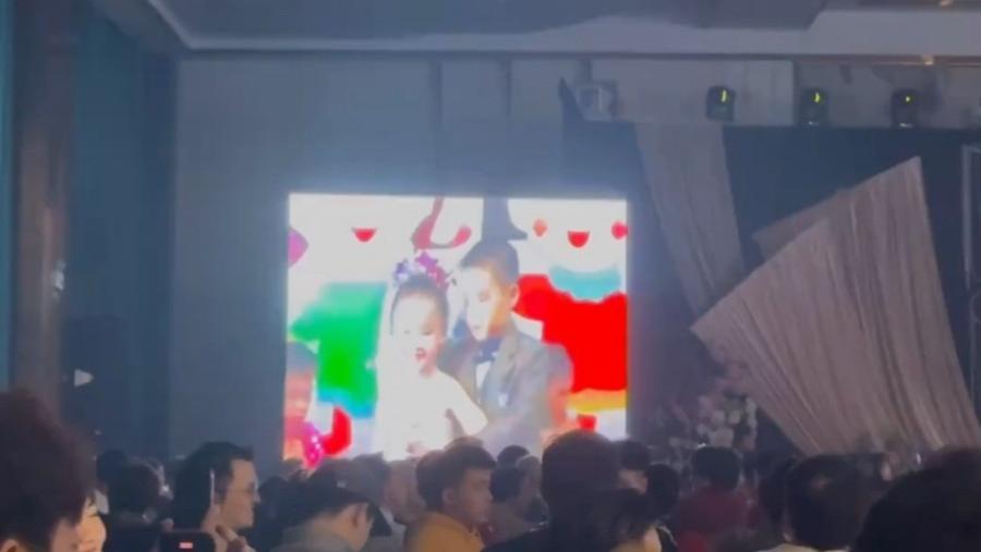 太神奇了！他们的婚礼，26年前就彩排过