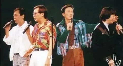 许冠文近日接受采访，直言已预备好面对死亡，并已叮嘱家人届时别伤心。
 
很了不起
