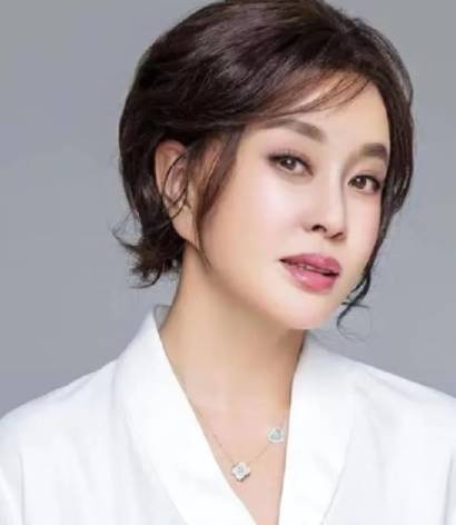 刘晓庆痛心地说：比他大38岁有什么了不起？我和古柯在一起时，白白净净，绝无道德问