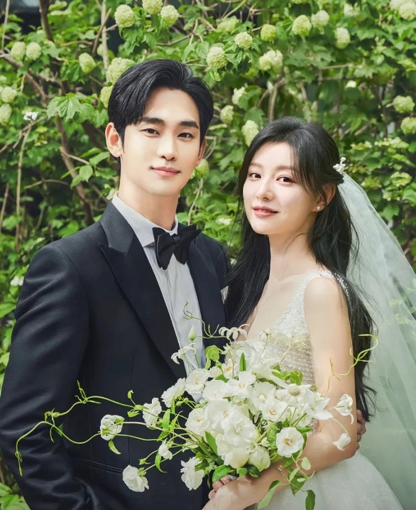 韩国32岁顶级“财阀千金”爆红出圈！