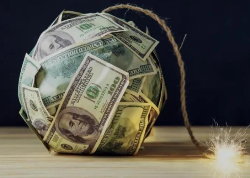 逼迫中俄断交，美方扬言要制裁中国银行，中方被爆已大幅抛售美债！美国务卿布林肯在访