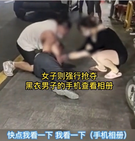 迷之自信？广东，女子穿着短裙漏着大腿在街上走着，看到身后男子拿着手机对着自己，怀