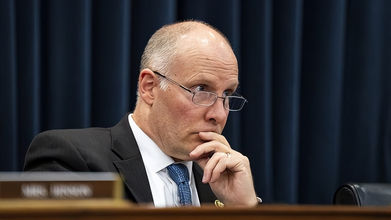 中美网友“世纪大交流”，美国有人“破大防”，威胁要封禁小红书